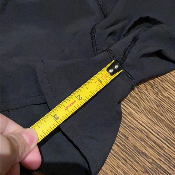 Lululemon black gym shorts - Picture 6 of 6